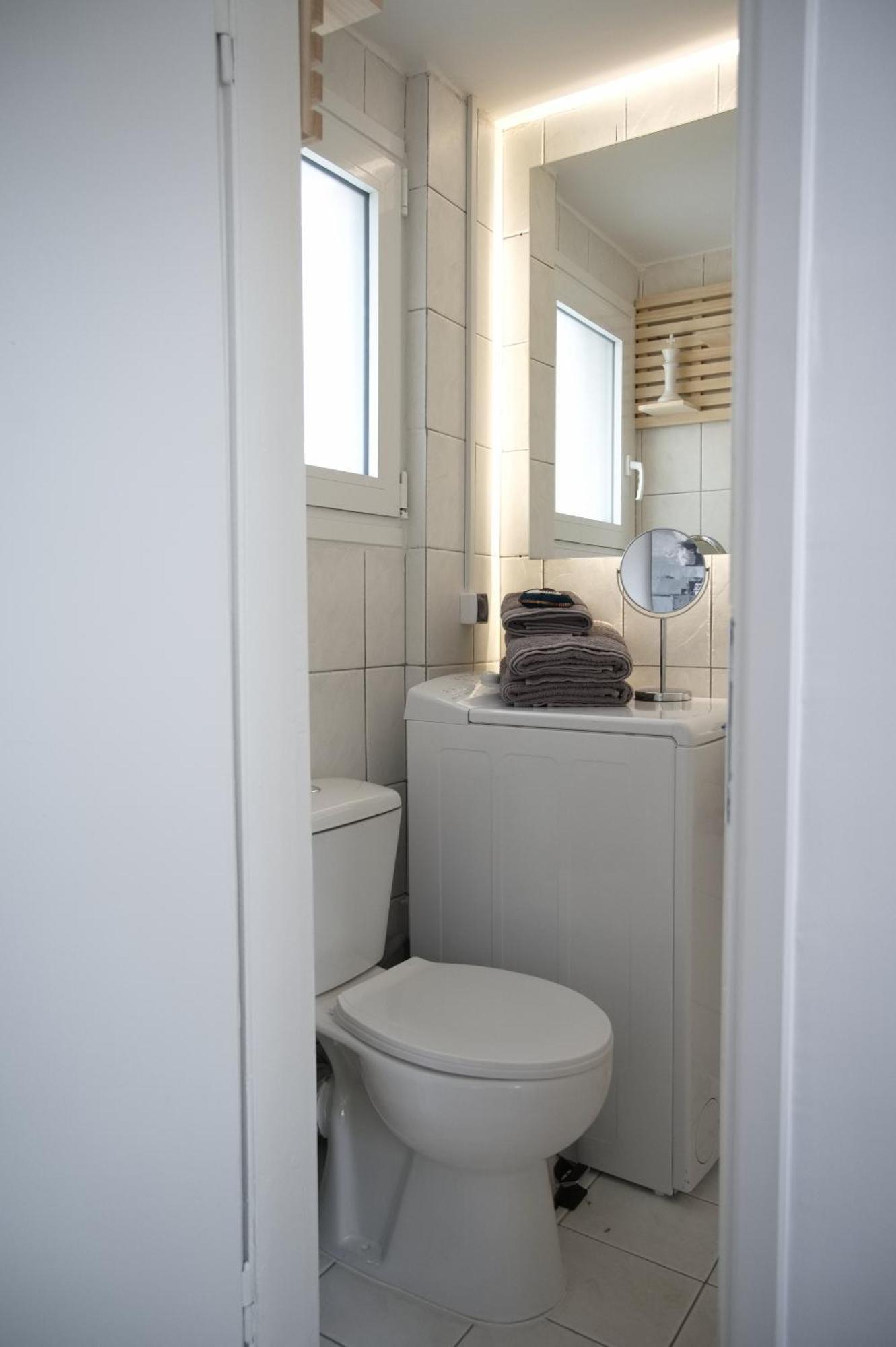 Central Aesthetic Studio With Panoramic Views Patras Bagian luar foto