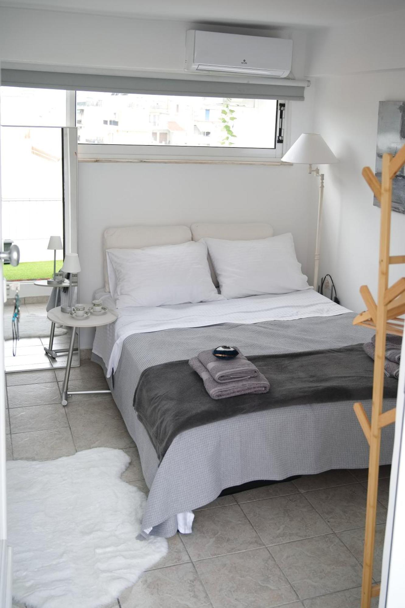 Central Aesthetic Studio With Panoramic Views Patras Bagian luar foto