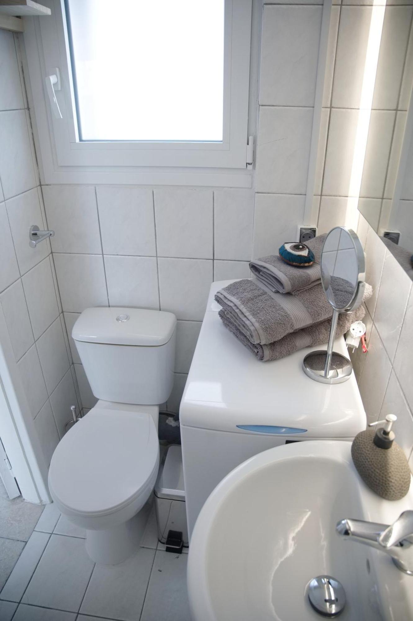 Central Aesthetic Studio With Panoramic Views Patras Bagian luar foto